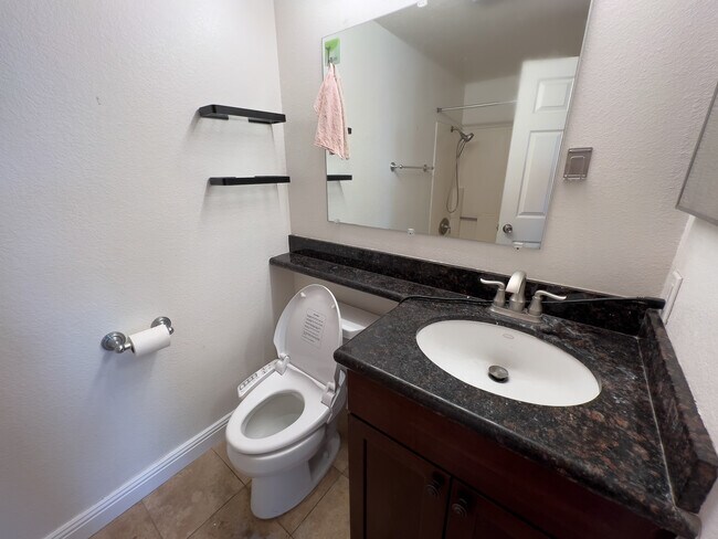 Building Photo - 3915 Nobel Dr