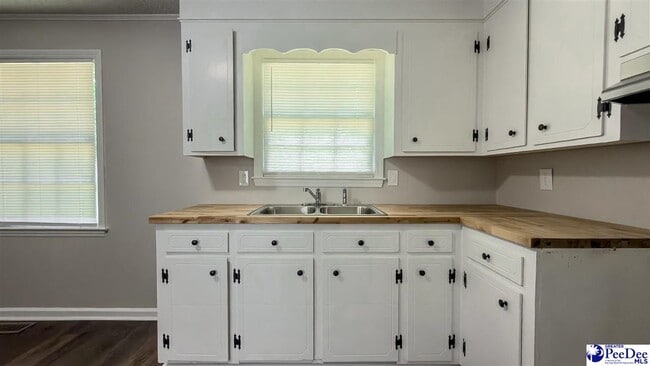 Building Photo - 1109 E Macree Terrace