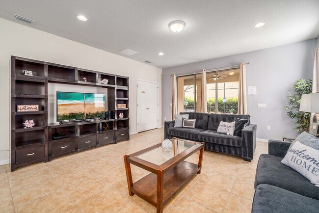 Building Photo - 9042 Rhodes St