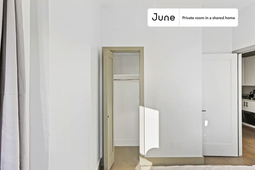 Building Photo - Room in Shared 3 bed/1 bath home