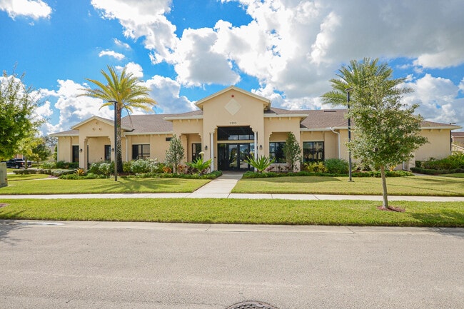 Building Photo - 9949 E Villa Cir