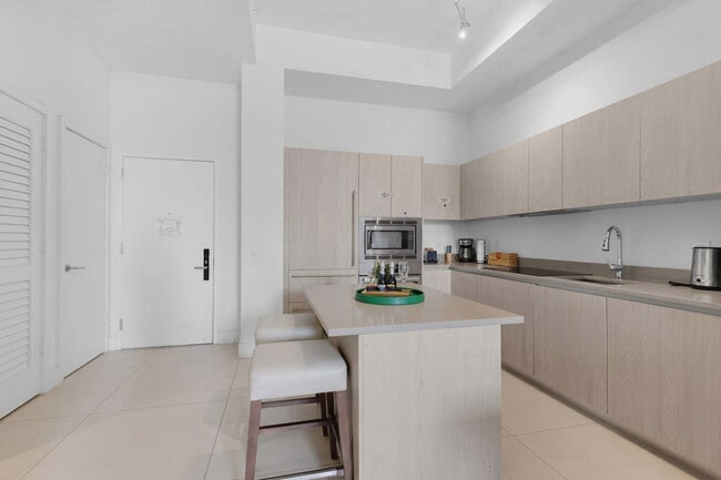 Building Photo - 4111 S Ocean Dr