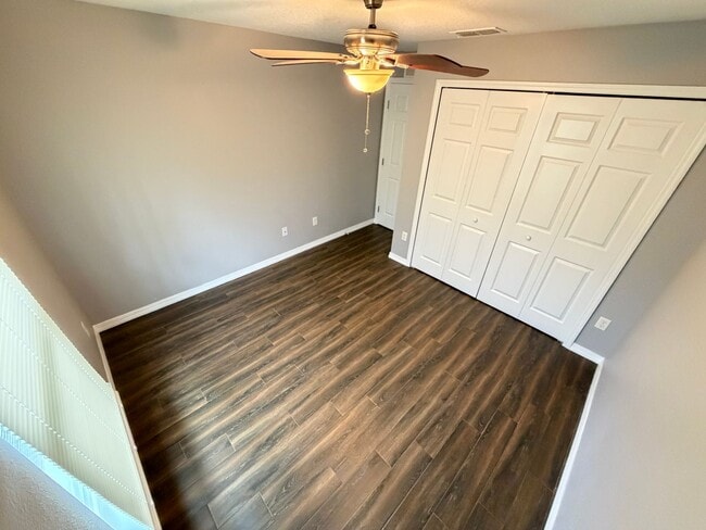 Building Photo - AWESOME 3/2 w/ office HOME in Deltona! You need to check this out!