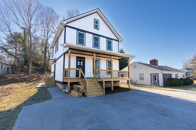 Building Photo - 71 Oakley Rd