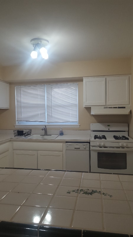 Building Photo - 38 Woodedge Ave