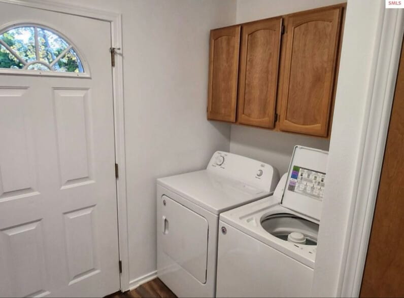 Building Photo - 6787 Badger St