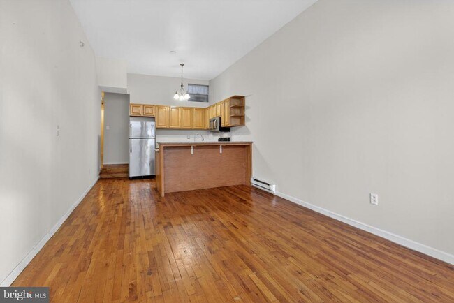 Building Photo - 339 W Girard Ave