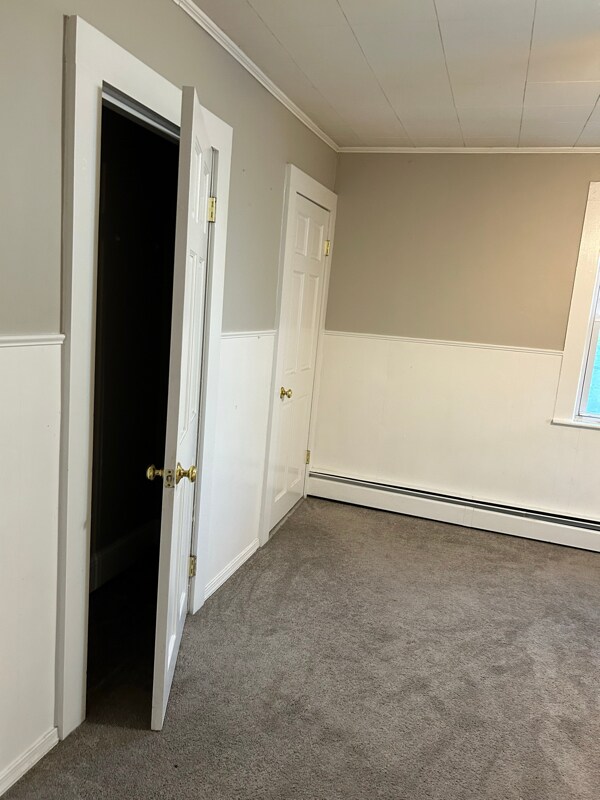 Building Photo - 28 1/2 Grove St