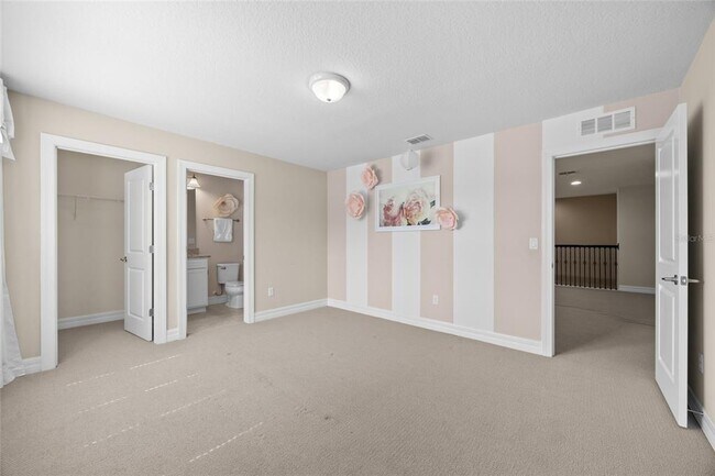 Building Photo - 2880 E Lake Pointe Dr