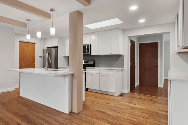 Building Photo - 4210 Balsam St