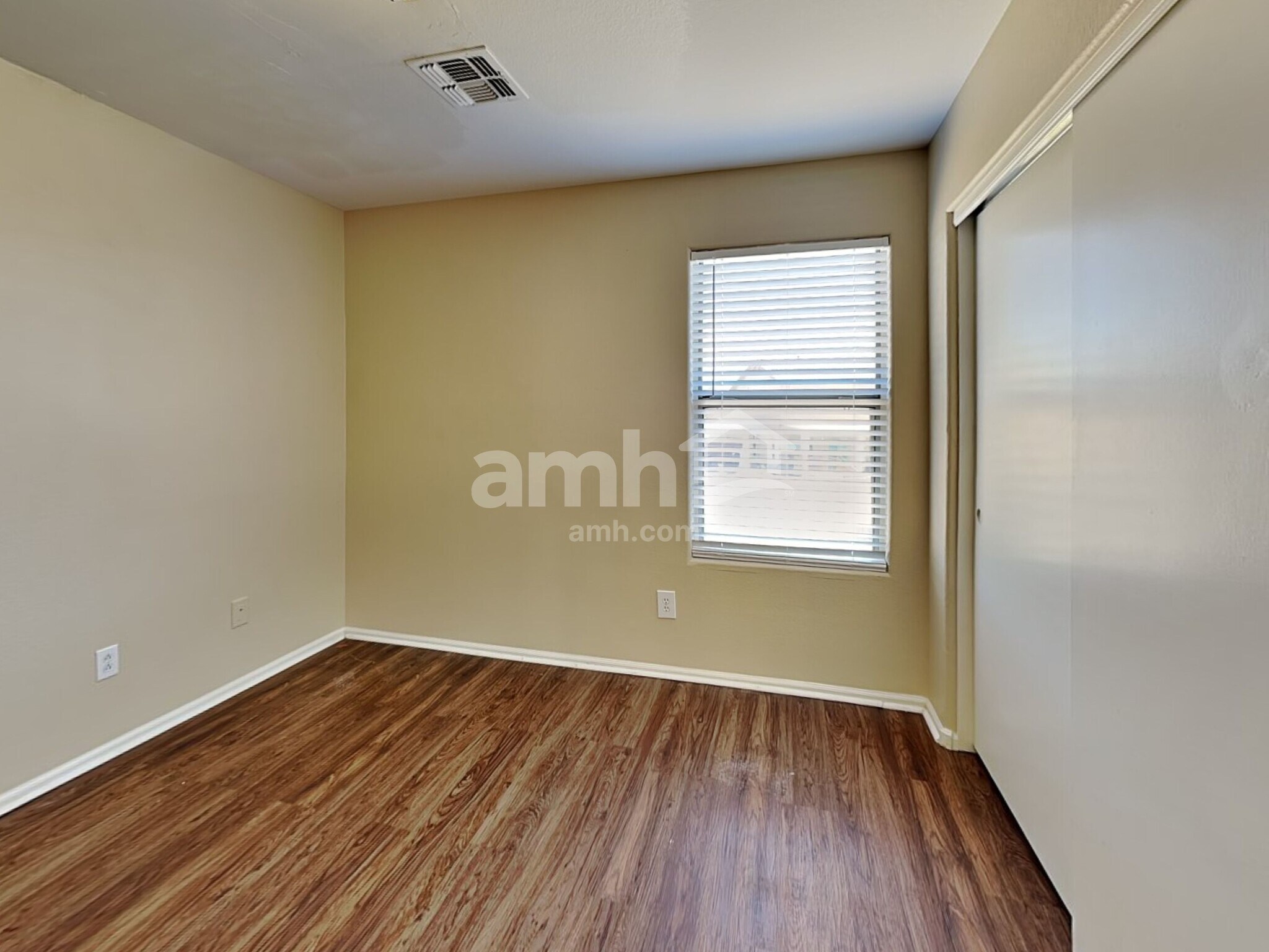 Building Photo - 8711 S 50th Ln