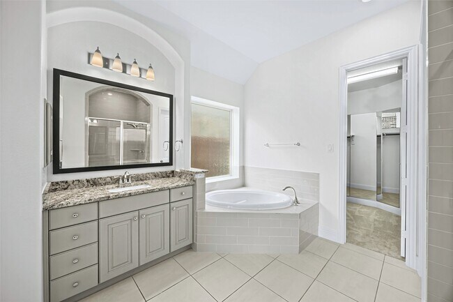 Building Photo - 11918 Sumitomo Ln