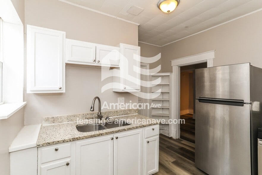 Building Photo - 2558 Ring Pl