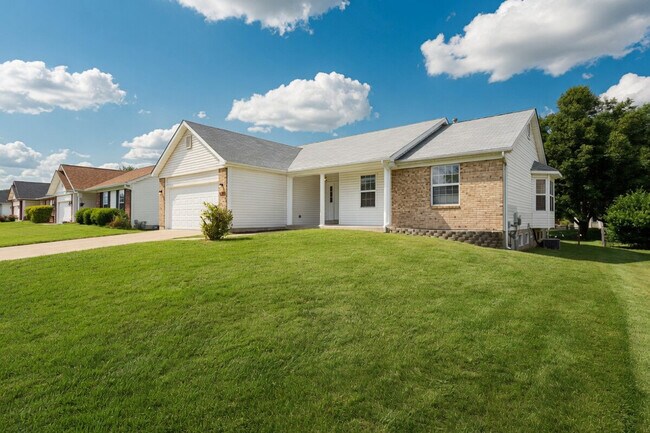 Building Photo - 429 Slusser Ln