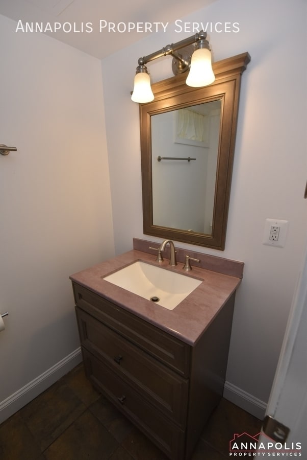 Building Photo - 254 Severn Rd