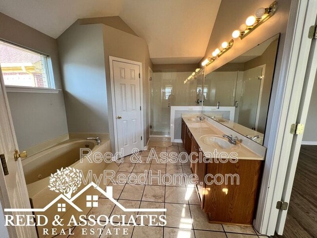 Building Photo - 4824 Pine Forrest Dr