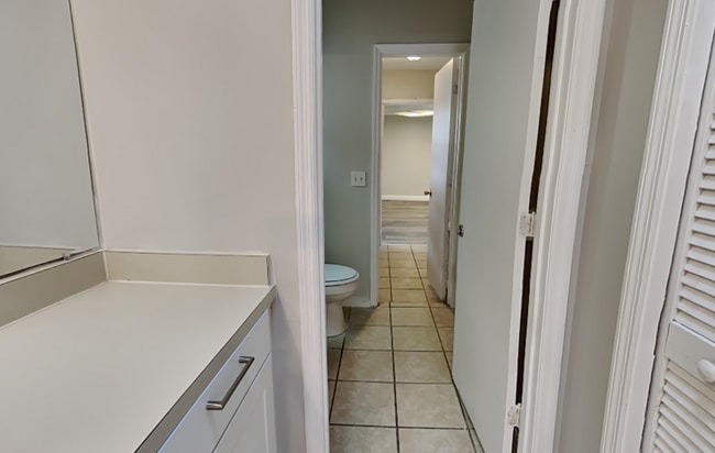 Building Photo - 102 Cascade St