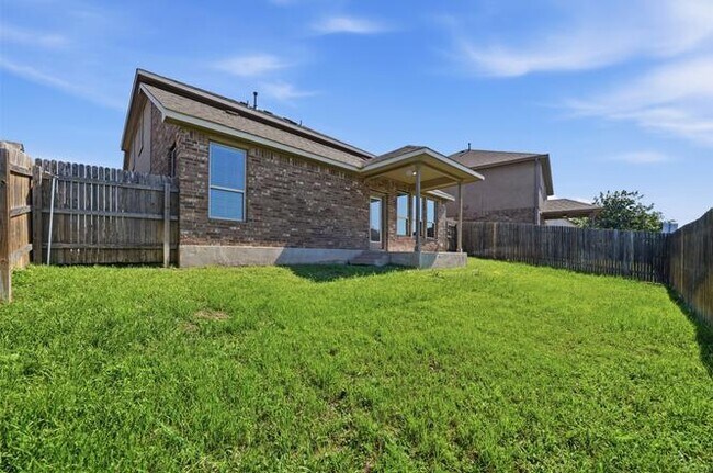 Building Photo - 613 Longhorn Cavern Rd