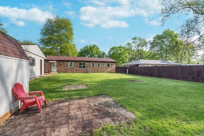 Building Photo - Beautifully updated home located in the he...