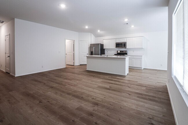 Building Photo - 3202 S 15th Pl