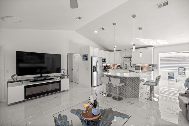 Building Photo - 7191 Hemlock Rd