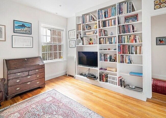 Building Photo - "Spacious 2-Bed, 2-Bath Gem in Cambridge - 1537 Sq Ft of Comfort & Style!"