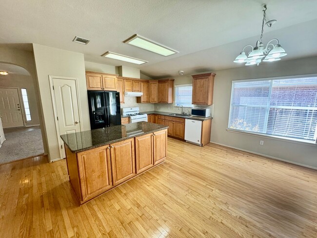 Building Photo - SW Austin: 3BD 2BA House for Rent