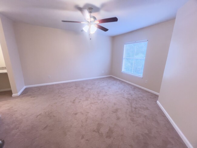 Building Photo - SABLE WALK RENTAL MOVE IN NOW!Spacious 2X2...