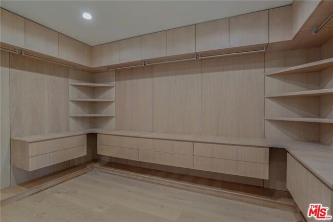 Building Photo - 4939 Petit Ave