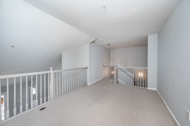 Building Photo - Midlothian Condo Available For Immediate Move In