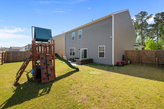 Building Photo - 1009 Chiles Dr