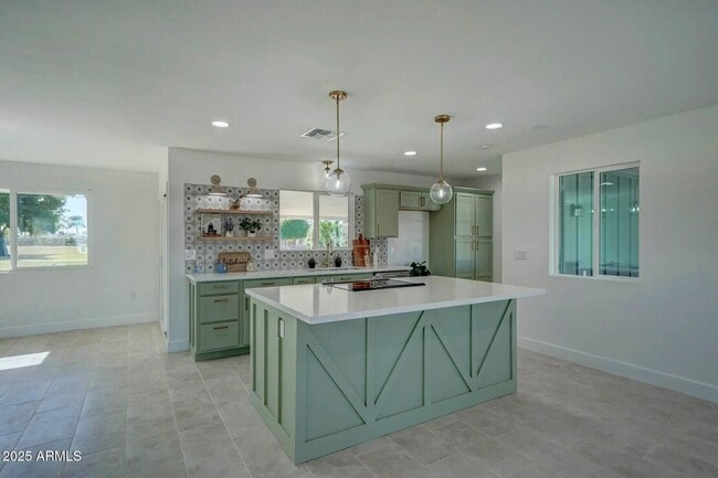 Primary Photo - 11832 N Balboa Dr