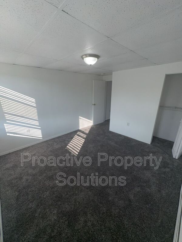 Building Photo - 415-417-417 17th Ave
