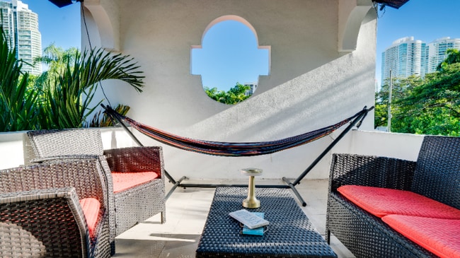 Building Photo - 33 SW 18th Terrace