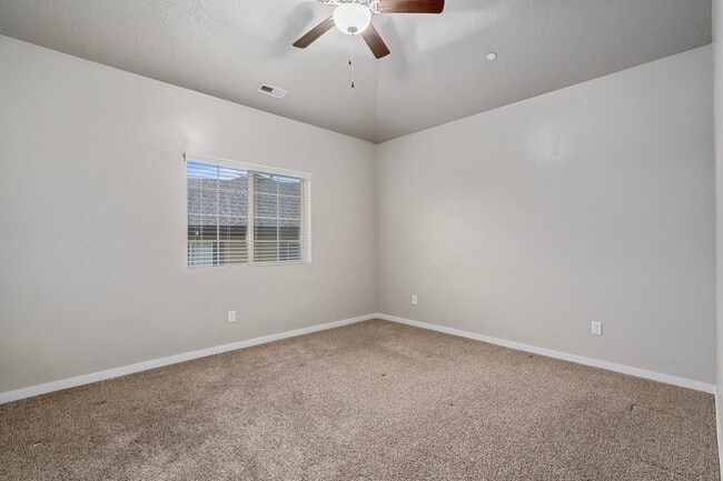 Building Photo - 127 Jordan Ridge Boulevard