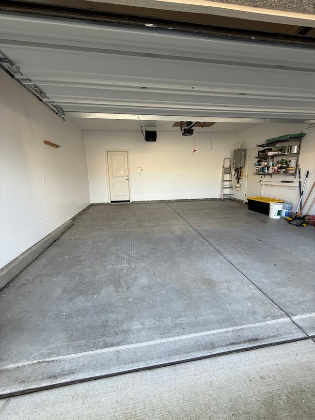 Building Photo - 2324 Henri Ln