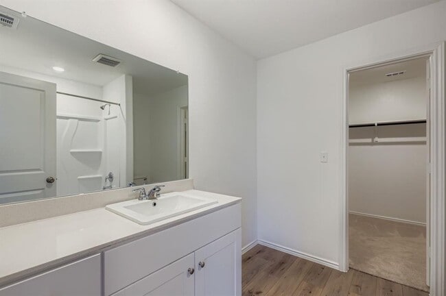 Building Photo - 14412 Nini Cv