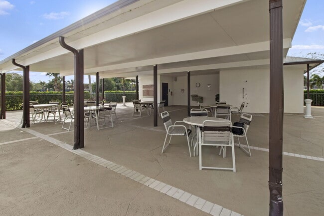 Building Photo - 124 Preston Way