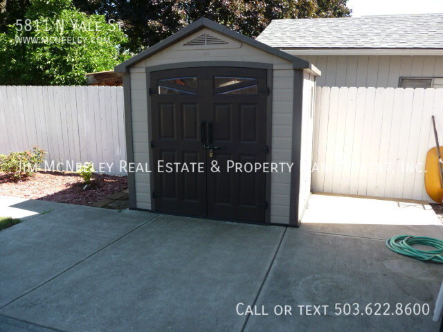 Building Photo - 5811 N Yale St
