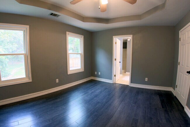 Building Photo - 84 Indian Hills Dr