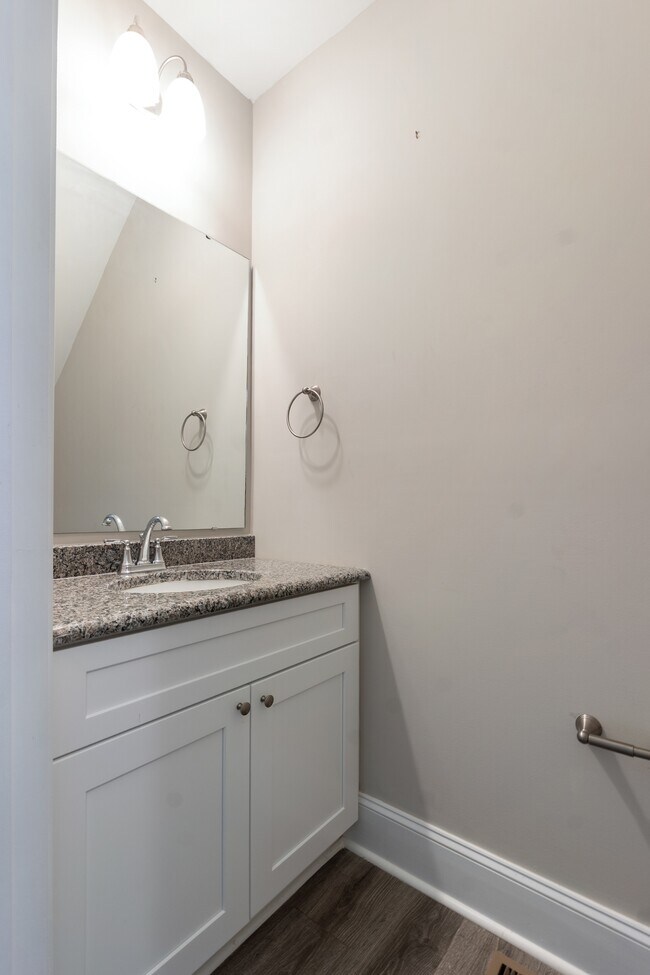 Building Photo - 852 Ducks Lndg