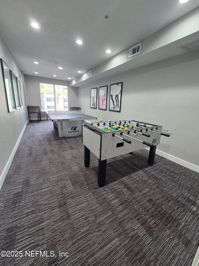 Building Photo - 8539 Gate Pkwy W