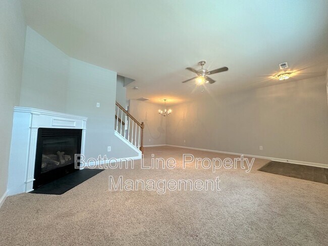 Building Photo - 11115 Derryrush Ave