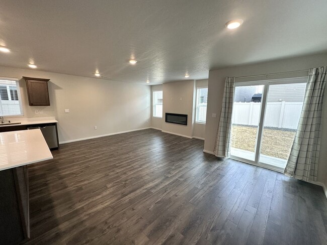 Building Photo - Brand new Kennewick home for lease!