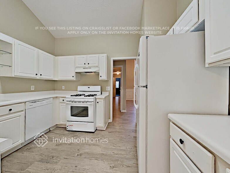 Building Photo - 7925 Paddocks Mill Dr