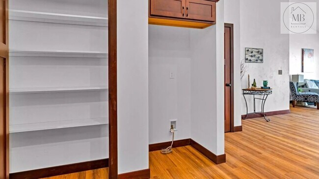 Building Photo - 837 Killarny Trail