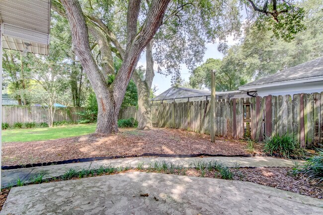 Building Photo - 10406 Reclinata Ln