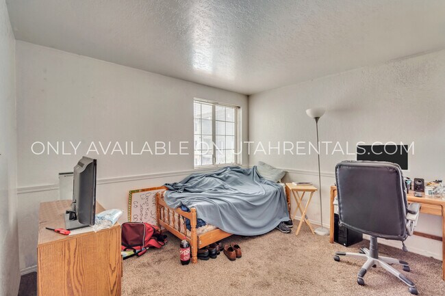 Building Photo - 728 W 1720 N