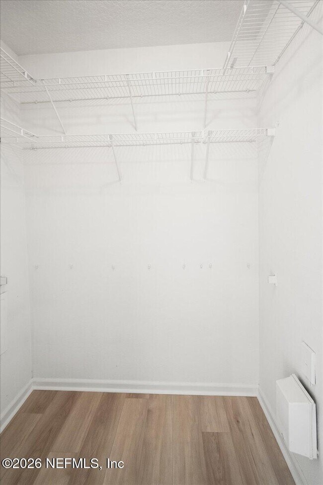 Building Photo - 10550 Baymeadows Rd