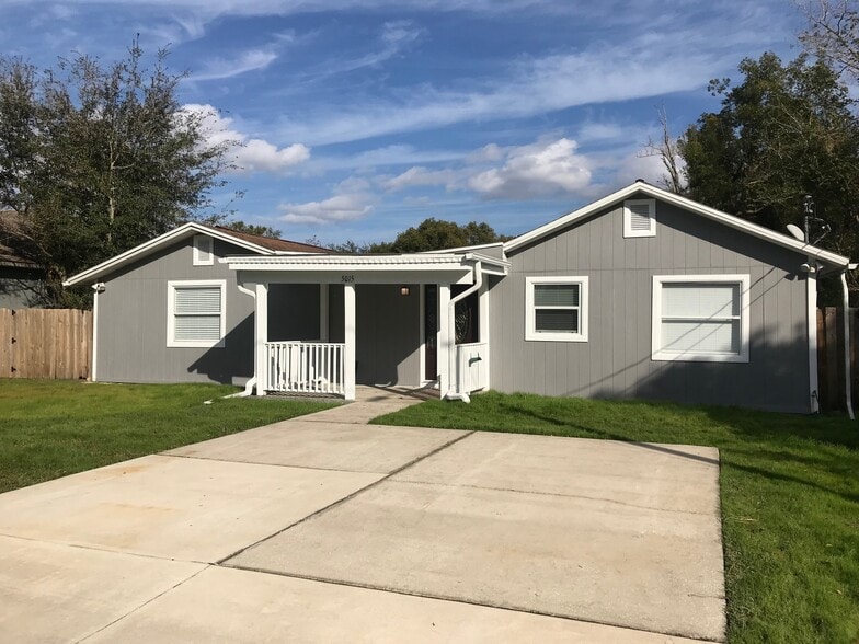 Building Photo - 5015 Santee St